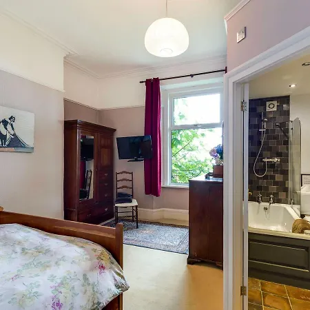 1 Lingfell * Grange-over-Sands